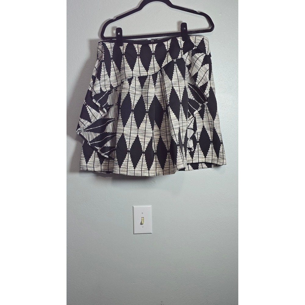 Black White Diamond Print Ruffle Mini Skirt Geometric Textured Lined Skirt